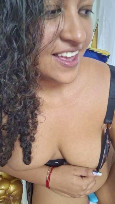 PieldeChocolate live cam on Cam4