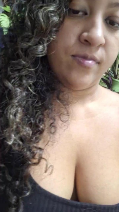 PieldeChocolate live cam on Cam4