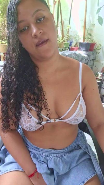 PieldeChocolate live cam on Cam4