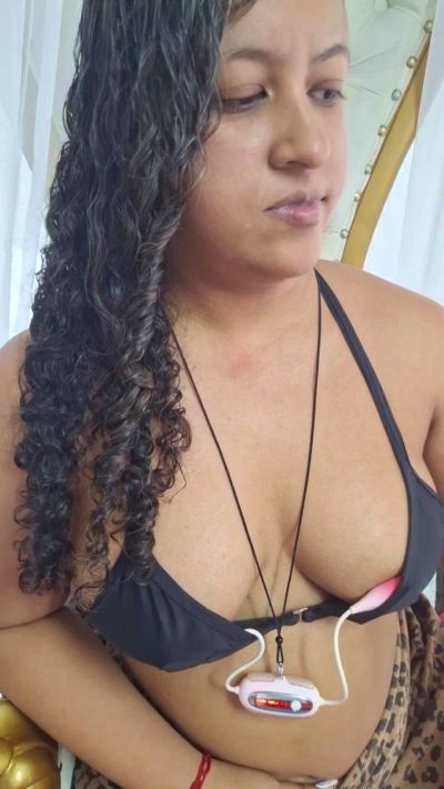 PieldeChocolate live cam on Cam4