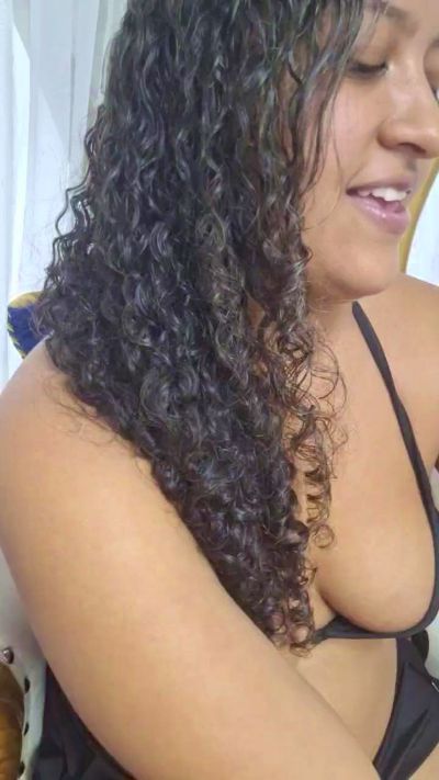 PieldeChocolate live cam on Cam4