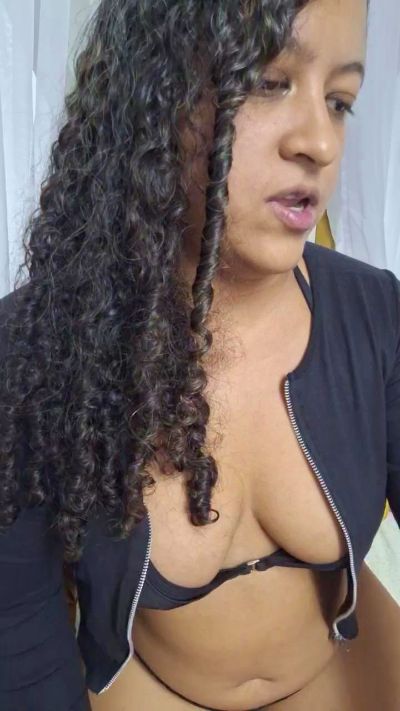 PieldeChocolate live cam on Cam4