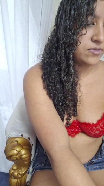 PieldeChocolate live cam on Cam4