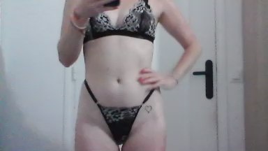 Pierra live cam on Cam4