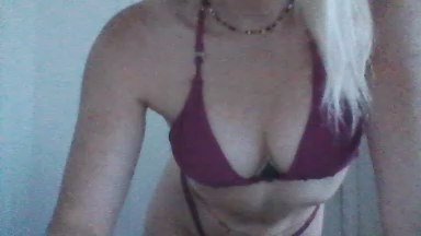 Pierra live cam on Cam4
