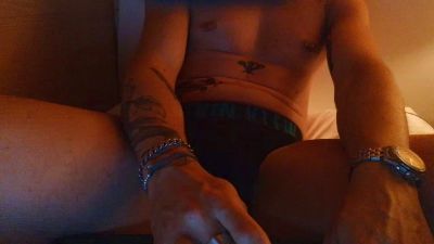 Pigggy001 live cam on Cam4