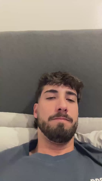 Pijon222 live cam on Cam4