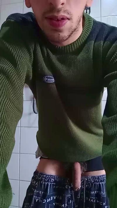 Pijota1997 live cam on Cam4