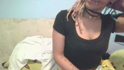 PikachuDreams 来自 美国 的 女性 直播摄像头