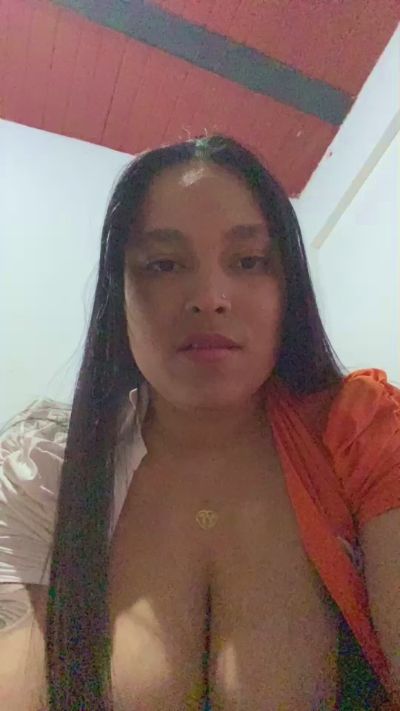 Pili live cam on Cam4