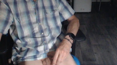 Pillowmaker1 live cam on Cam4