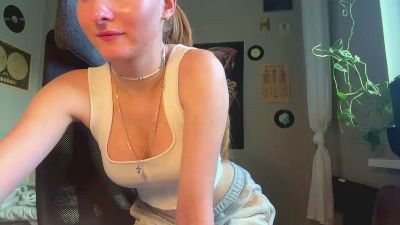 PingVidinha live cam on Cam4