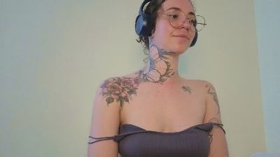 Pink_Trinity live cam on Cam4