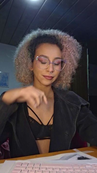 Pinkcaramel live cam on Cam4