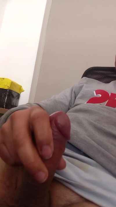 Pipe1728 live cam on Cam4