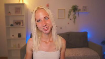 Piper_Perri_18 live cam on Cam4