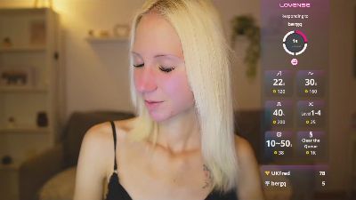 Piper_Perri_18 live cam on Cam4