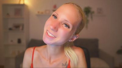 Piper_Perri_18 live cam on Cam4