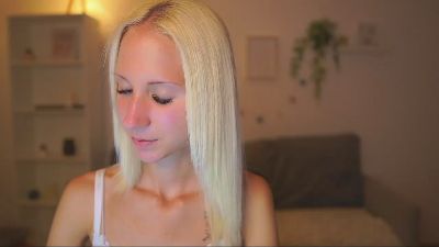 Piper_Perri_18 live cam on Cam4