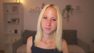 Piper_Perri_18 live cam on Cam4