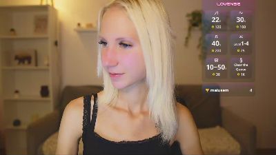 Piper_Perri_18 live cam on Cam4