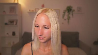 Piper_Perri_18 live cam on Cam4