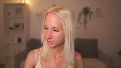 Piper_Perri_18 live cam on Cam4