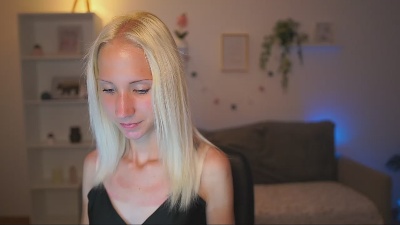 Piper_Perri_18 live cam on Cam4
