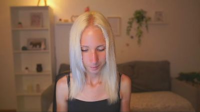 Piper_Perri_18 live cam on Cam4