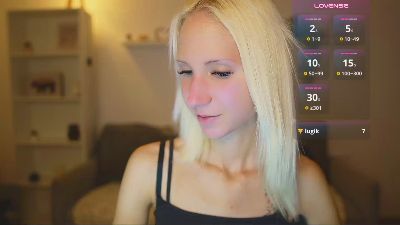 Piper_Perri_18 live cam on Cam4