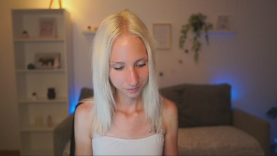 Piper_Perri_18 live cam on Cam4
