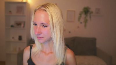 Piper_Perri_18 live cam on Cam4