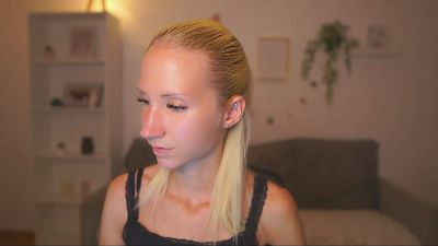 Piper_Perri_18 live cam on Cam4