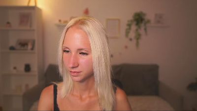 Piper_Perri_18 live cam on Cam4