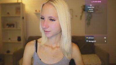 Piper_Perri_18 live cam on Cam4