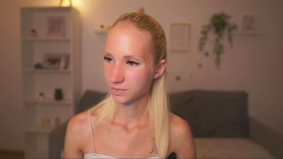 Piper_Perri_18 live cam on Cam4