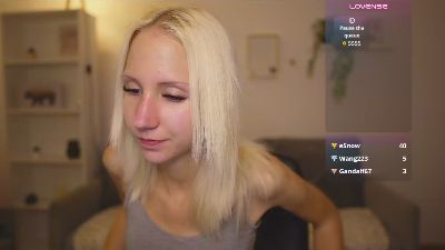 Piper_Perri_18 live cam on Cam4