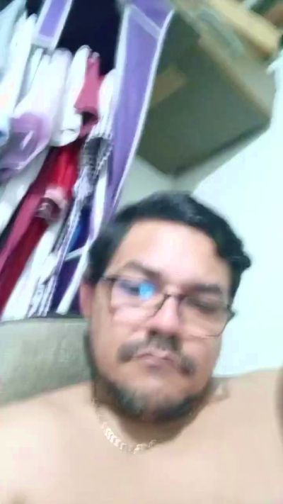Pirulox08856 live cam on Cam4