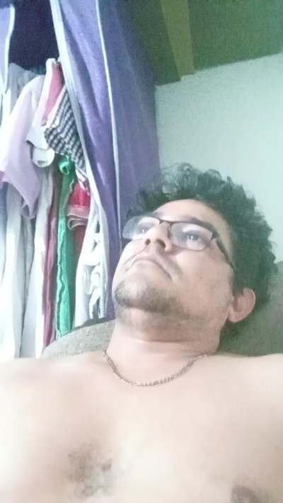 Pirulox08856 live cam on Cam4
