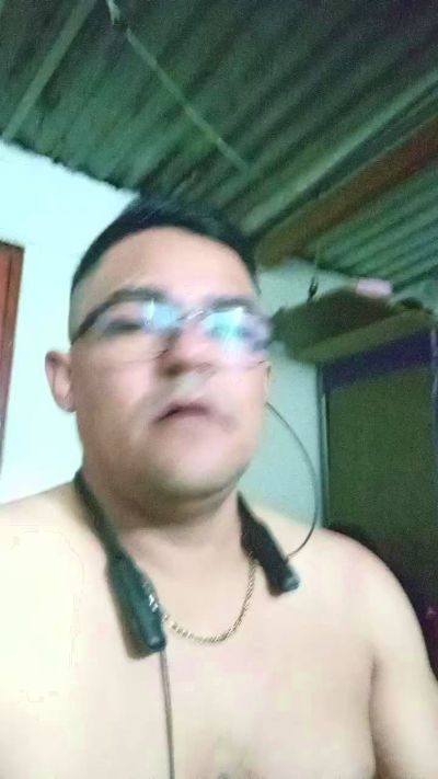 Pirulox08856 live cam on Cam4