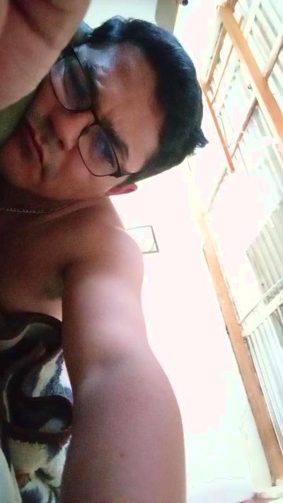 Pirulox08856 live cam on Cam4