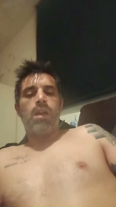 Pissmyface live cam on Cam4