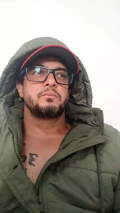 Pittgarciaator live cam on Cam4