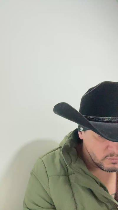 Pittgarciaator live cam on Cam4