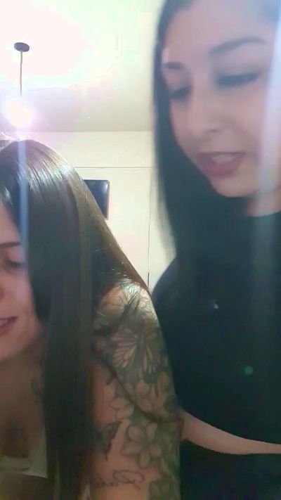 Pitufina2001 live cam on Cam4