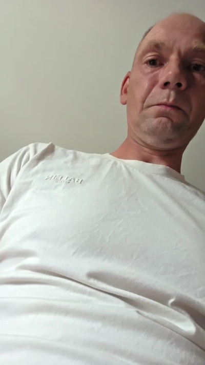 Pjotter1985 live cam on Cam4