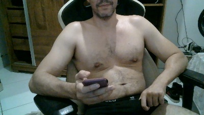 PlatinumWolf69 live cam on Cam4