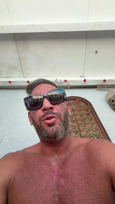 Platinum_Peps live cam on Cam4