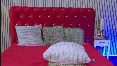PlayfulSamy live cam on Cam4
