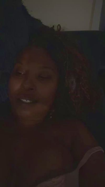 PleasureRebel live cam on Cam4